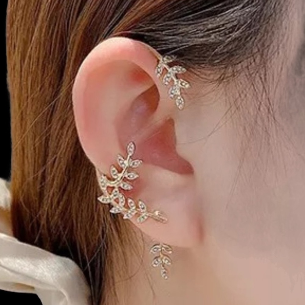 Leafy Rhinestone Ear cuff
